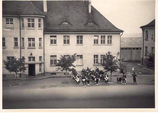 1960 La fanfare et sa mascotte_4_2